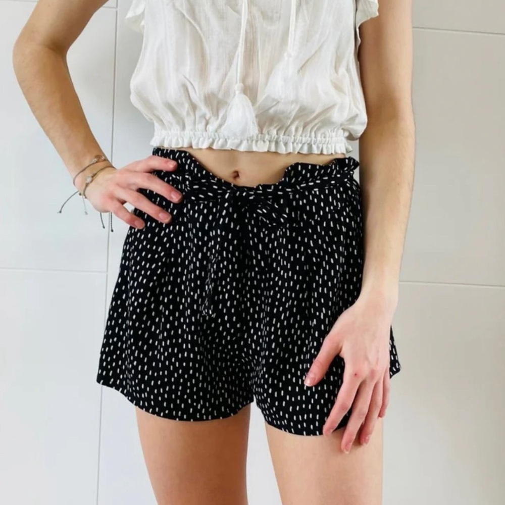 Saltwater LUXE Tracy Shorts Size Medium Black with White